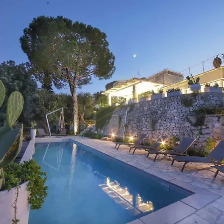 Trulli&dimore- Chateau Feriehus Fasano