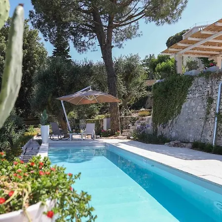 Trulli&dimore- Chateau Fasano